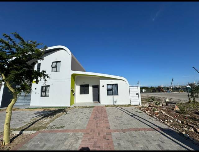 2 BEDROOM HOUSE FOR SALE IN THE CONIFERS